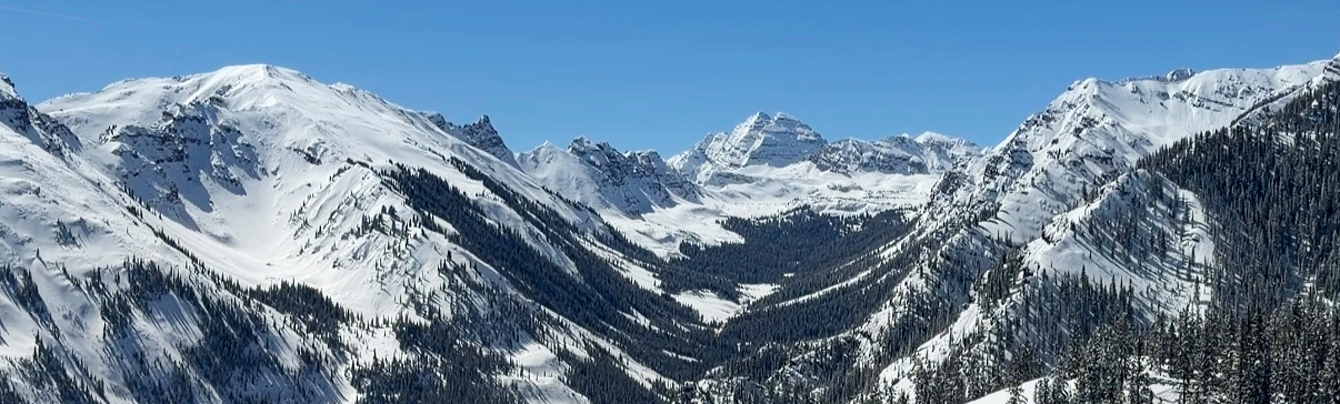 Spring Skiing in Aspen and Snowmass (Updated for 2026)